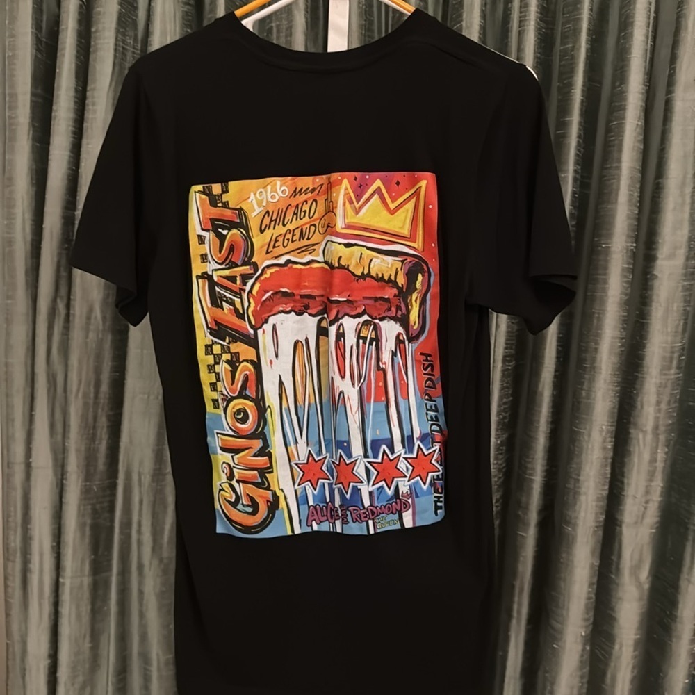 Gino’s East Deep Dish Chicago Style Black T-Shirt Size Medium EUC